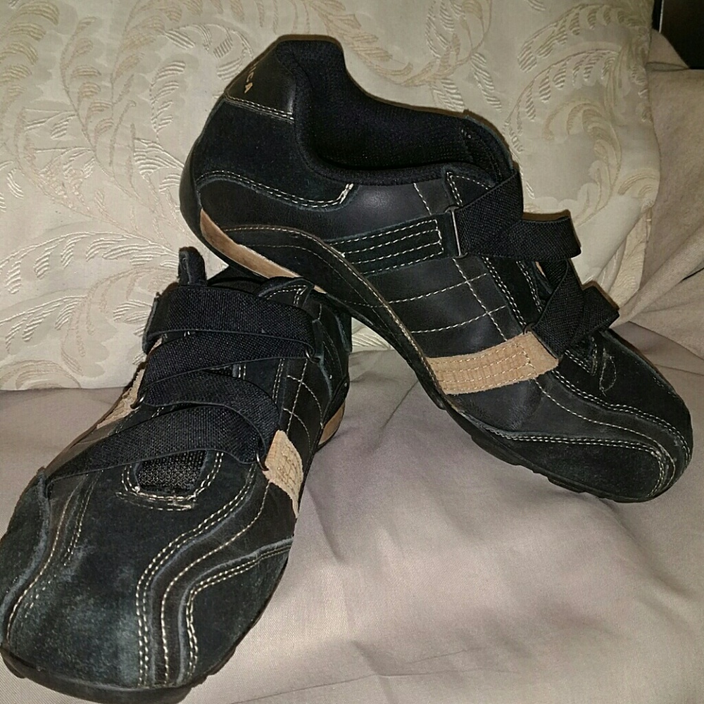 Perry Ellis strapple sneaker slip on size 10